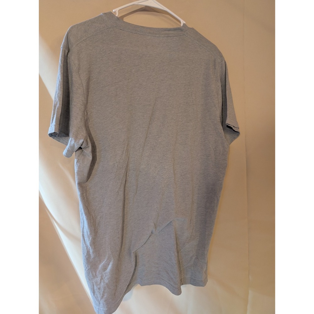HOLLISTER Men's Gray V-Neck T-Shirt Size L Seagull‎ Logo Casual Tee - Picture 4 of 4